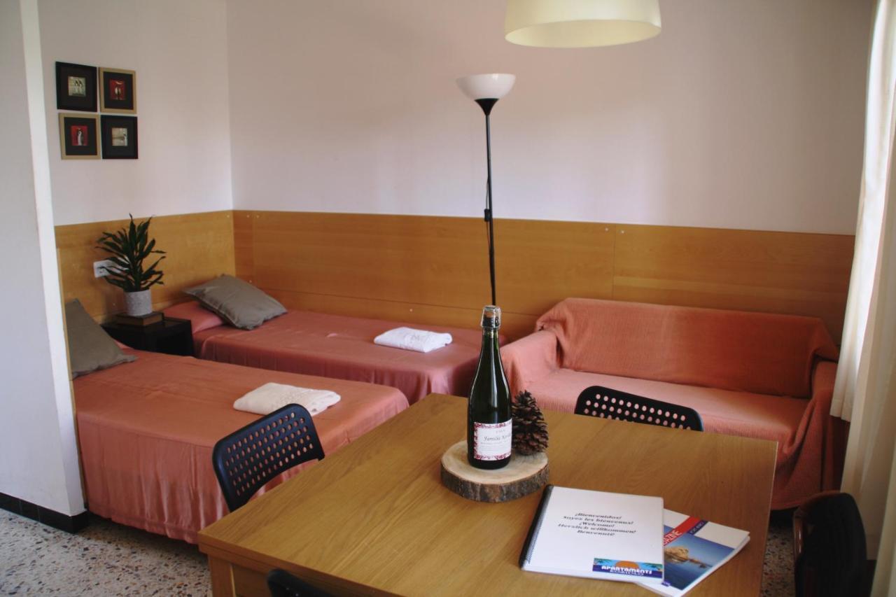 Apartaments Margarita Sabina Pinell ปลาตจาดาโร ภายนอก รูปภาพ